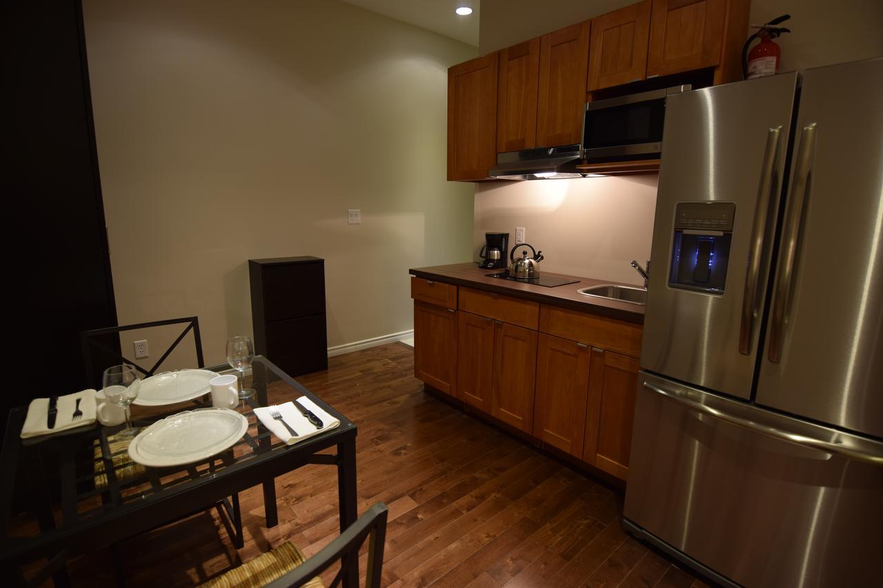 The Lion Inn & Suites Chetwynd Екстериор снимка