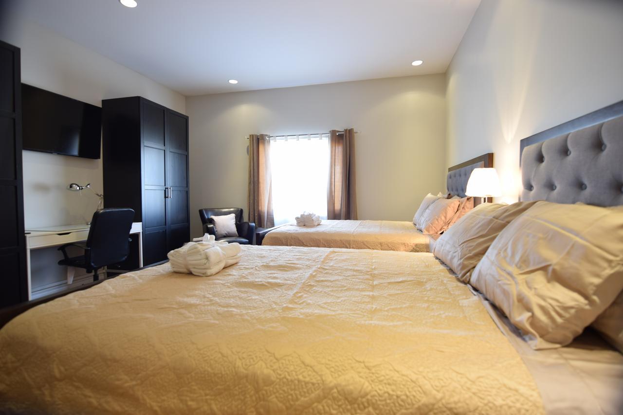 The Lion Inn & Suites Chetwynd Екстериор снимка