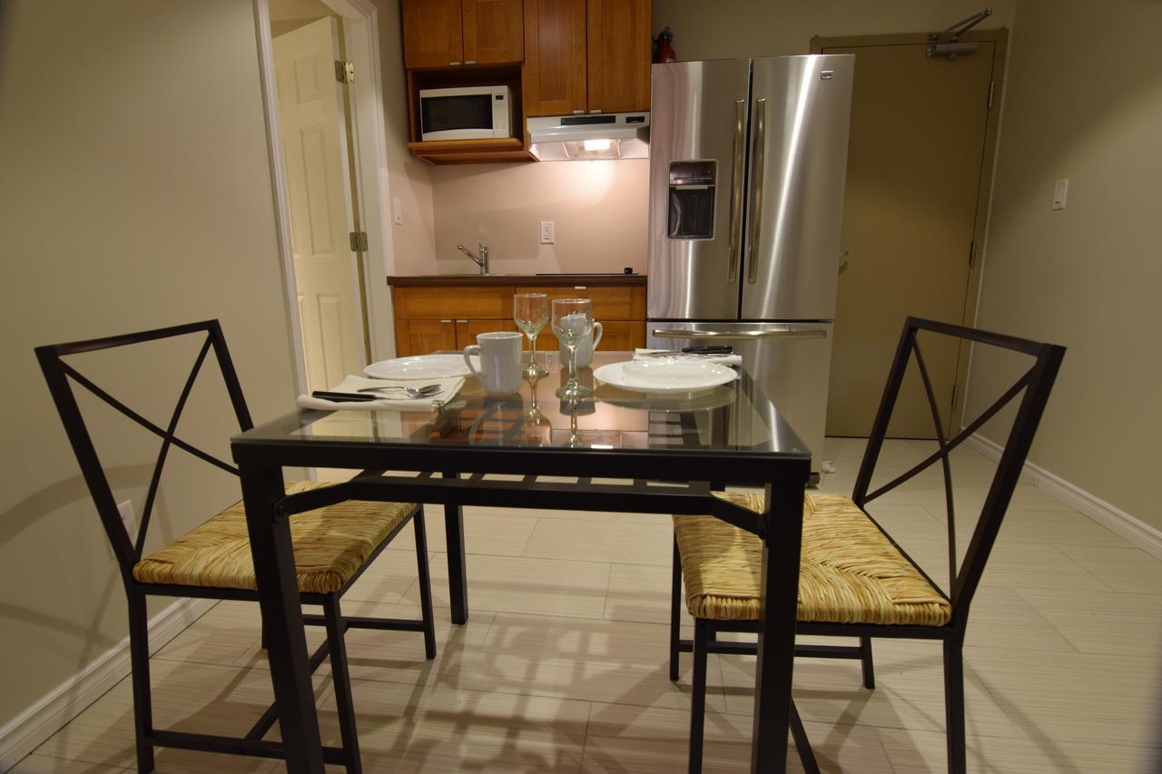 The Lion Inn & Suites Chetwynd Екстериор снимка