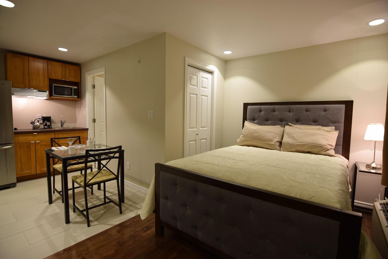 The Lion Inn & Suites Chetwynd Екстериор снимка