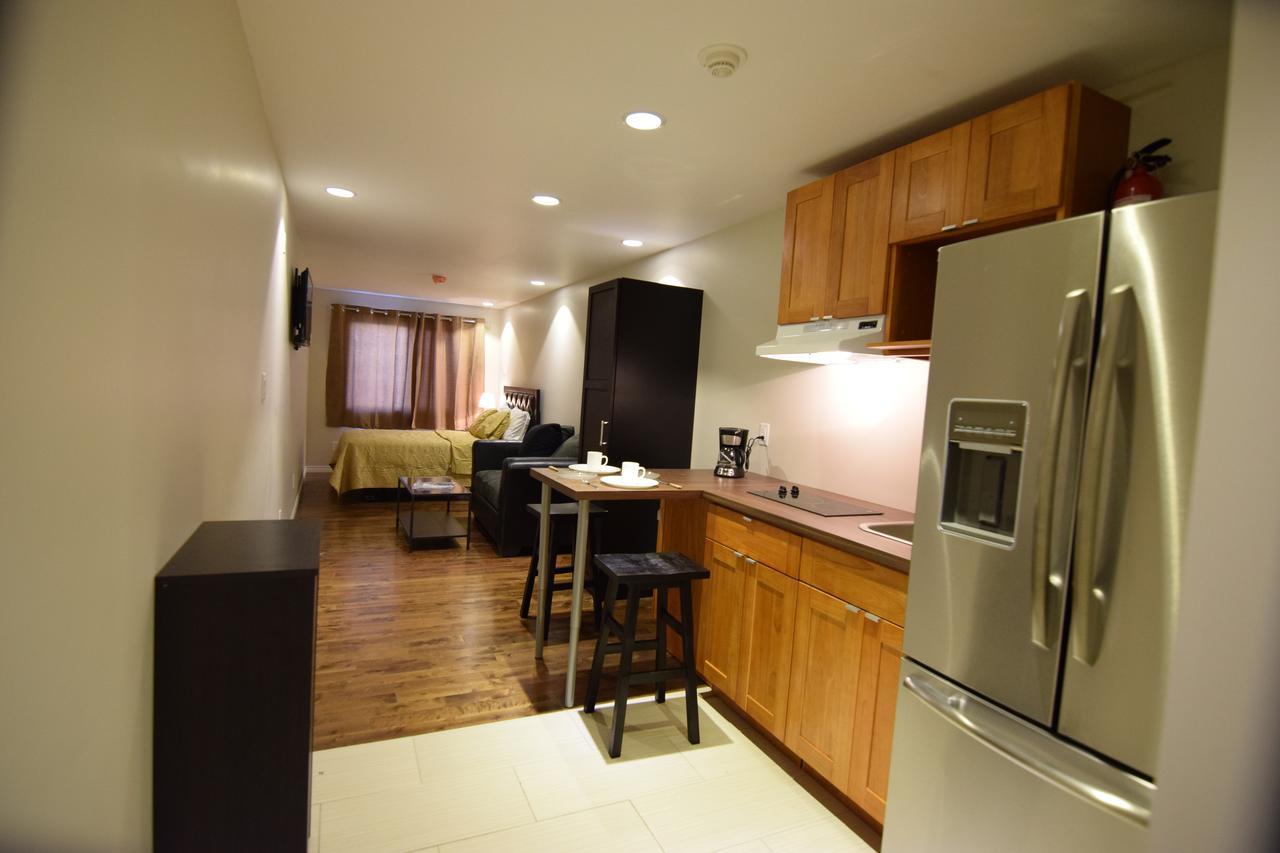 The Lion Inn & Suites Chetwynd Екстериор снимка