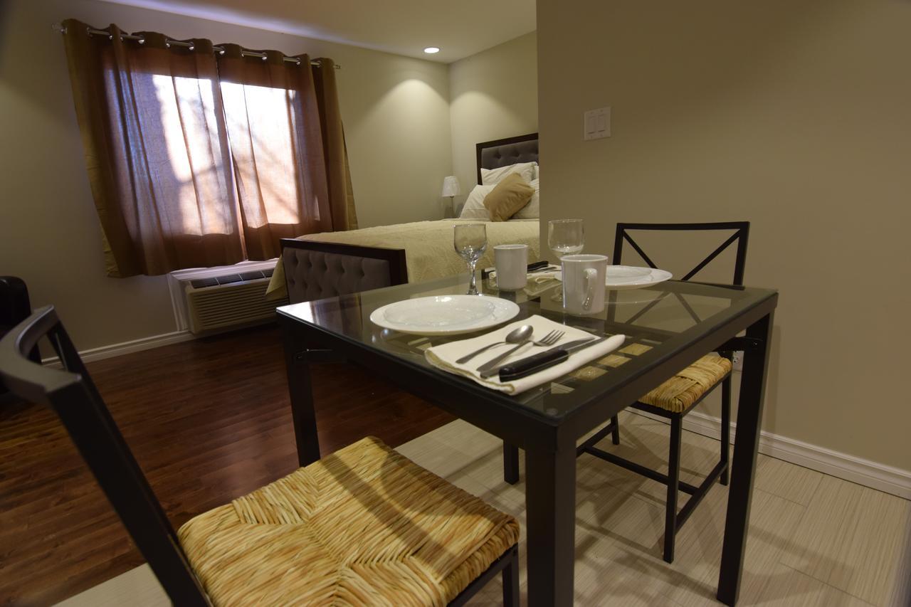 The Lion Inn & Suites Chetwynd Екстериор снимка