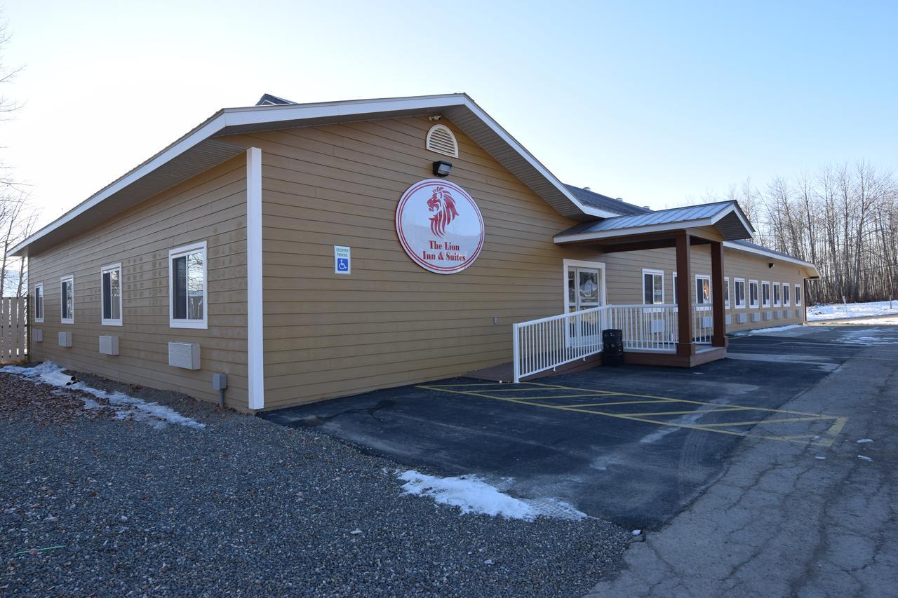 The Lion Inn & Suites Chetwynd Екстериор снимка