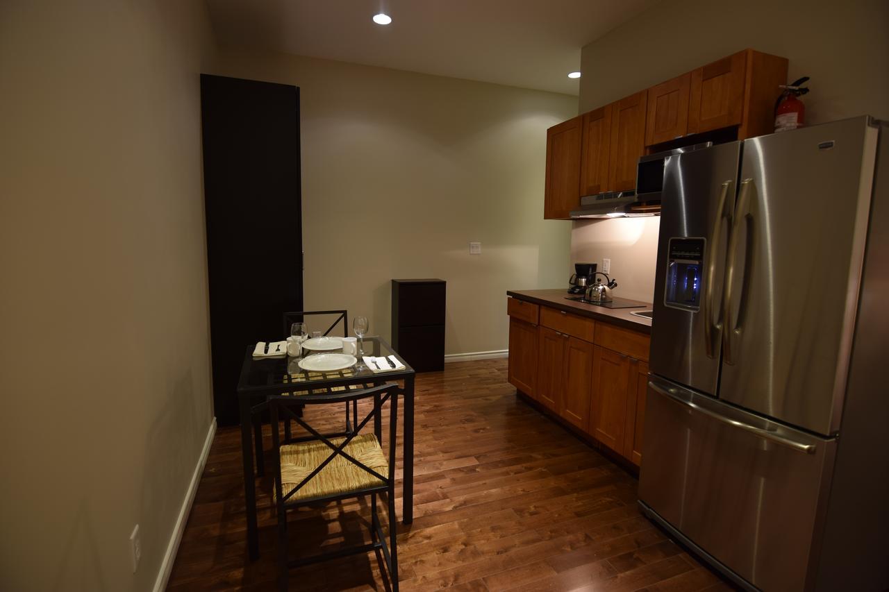 The Lion Inn & Suites Chetwynd Екстериор снимка